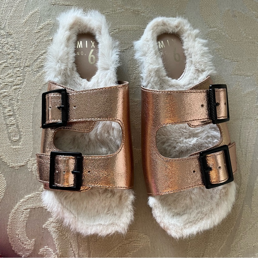New Never Worn Faux Fur Slide Sandal